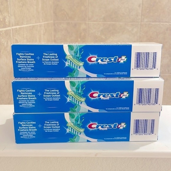 Crest Complete Plus Scope Toothpaste Bundle - Picture 3 of 3